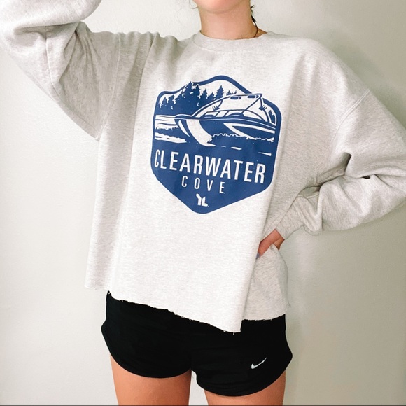 Vintage Tops - cropped graphic sweatshirt